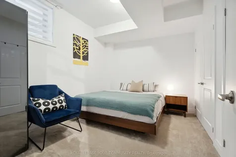 33 Mabern Street Barrie ON L9J 0H9