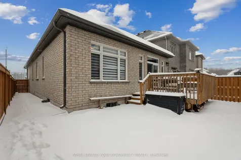 33 Mabern Street Barrie ON L9J 0H9