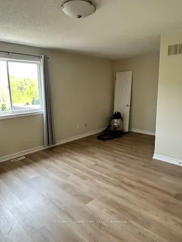 195 Pringle Drive Barrie ON L4N 0P7