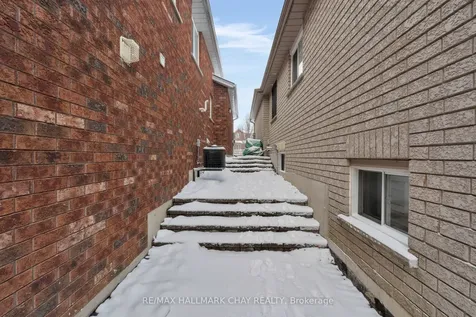 195 Pringle Drive Barrie ON L4N 0P7