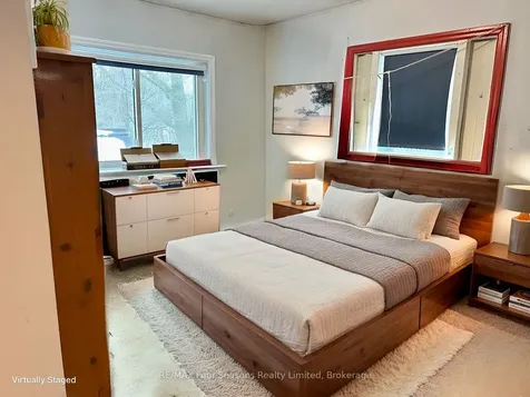 210 Saunders Street Clearview ON L0M 1S0