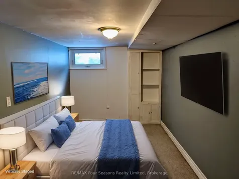 210 Saunders Street Clearview ON L0M 1S0