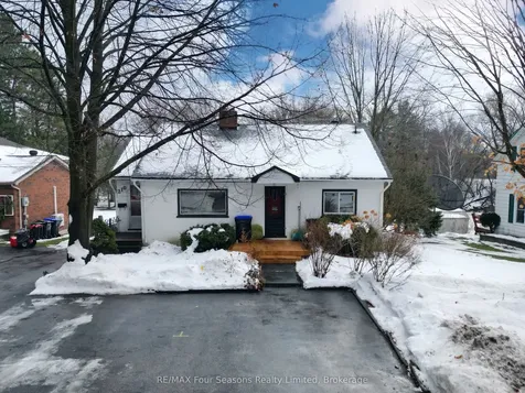 210 Saunders Street Clearview ON L0M 1S0