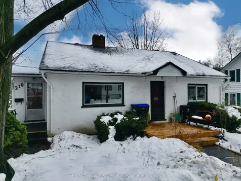 210 Saunders Street Clearview ON L0M 1S0