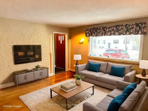 210 Saunders Street Clearview ON L0M 1S0