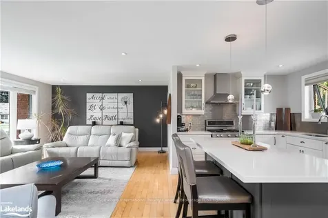 18 Nelson Street Clearview ON L0M 1G0