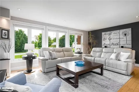 18 Nelson Street Clearview ON L0M 1G0