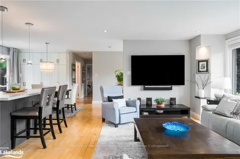 18 Nelson Street Clearview ON L0M 1G0