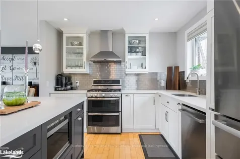 18 Nelson Street Clearview ON L0M 1G0