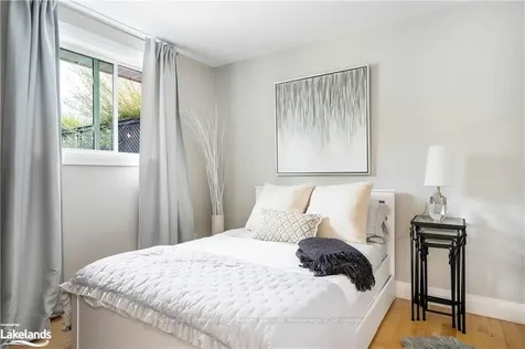 18 Nelson Street Clearview ON L0M 1G0