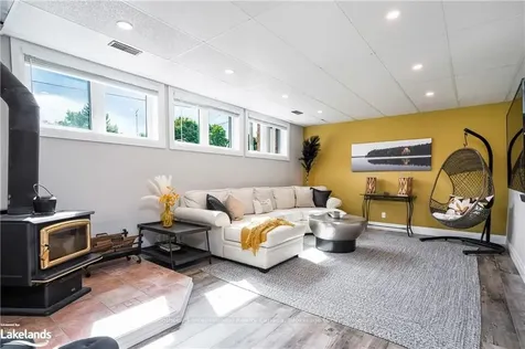 18 Nelson Street Clearview ON L0M 1G0