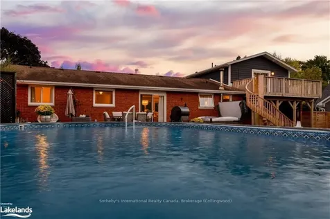 18 Nelson Street Clearview ON L0M 1G0