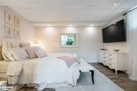 18 Nelson Street Clearview ON L0M 1G0