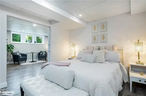 18 Nelson Street Clearview ON L0M 1G0