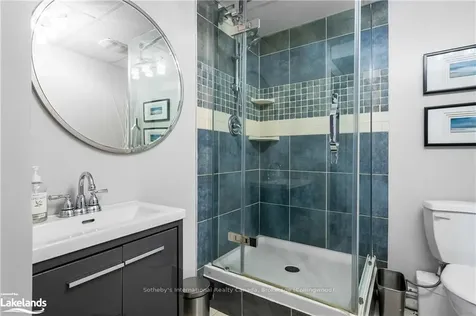 18 Nelson Street Clearview ON L0M 1G0