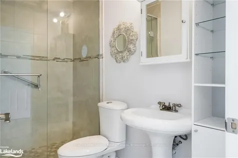 18 Nelson Street Clearview ON L0M 1G0