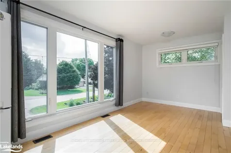 18 Nelson Street Clearview ON L0M 1G0