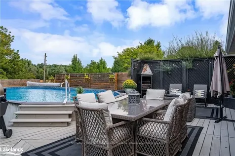 18 Nelson Street Clearview ON L0M 1G0