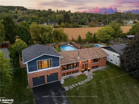 18 Nelson Street Clearview ON L0M 1G0