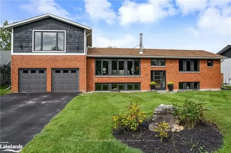 18 Nelson Street Clearview ON L0M 1G0