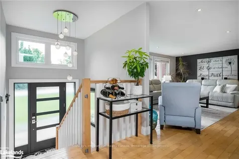 18 Nelson Street Clearview ON L0M 1G0