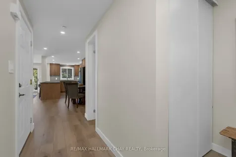 9 Caribou Court Barrie ON L4N 8N3