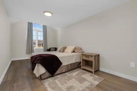 9 Caribou Court Barrie ON L4N 8N3