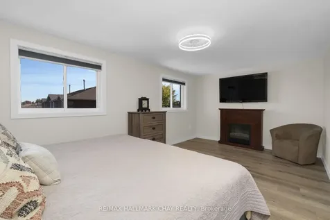 9 Caribou Court Barrie ON L4N 8N3