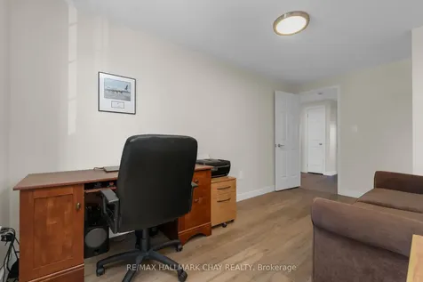 9 Caribou Court Barrie ON L4N 8N3