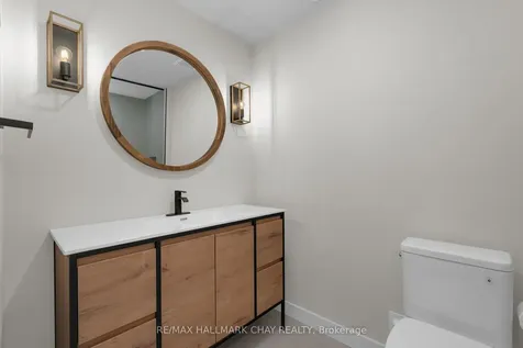 9 Caribou Court Barrie ON L4N 8N3