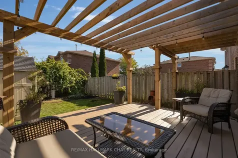 9 Caribou Court Barrie ON L4N 8N3