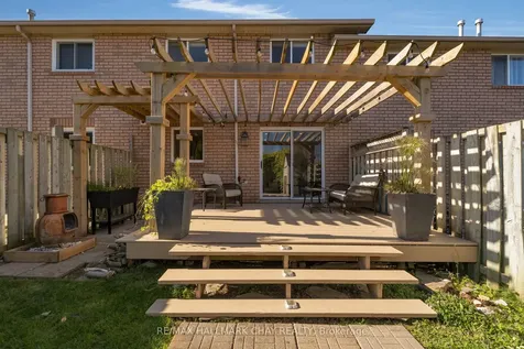 9 Caribou Court Barrie ON L4N 8N3