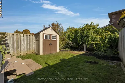 9 Caribou Court Barrie ON L4N 8N3