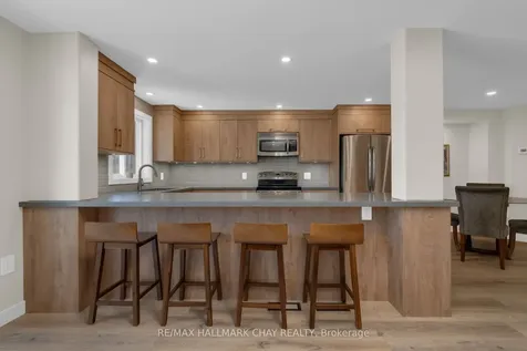 9 Caribou Court Barrie ON L4N 8N3