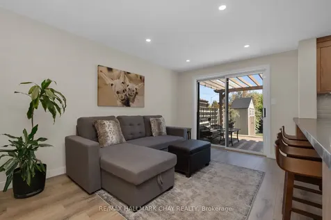 9 Caribou Court Barrie ON L4N 8N3