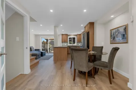 9 Caribou Court Barrie ON L4N 8N3