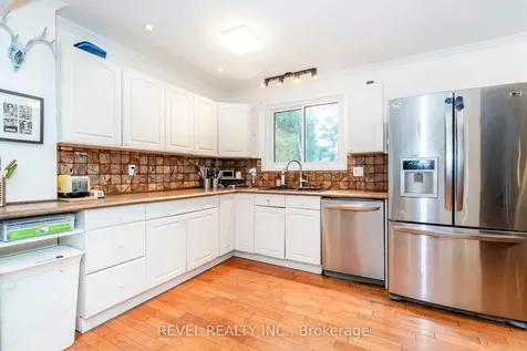 6 Huron Street Barrie ON L4M 5H3