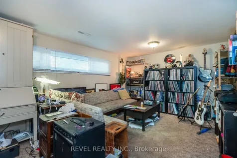 6 Huron Street Barrie ON L4M 5H3