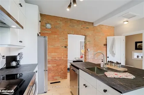 402 Third Street Collingwood ON L9Y 1L8