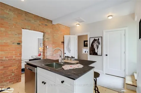 402 Third Street Collingwood ON L9Y 1L8