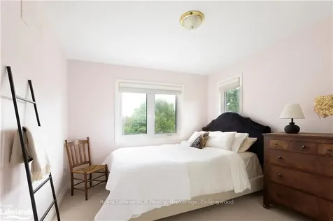 9840 Beachwood Road Collingwood ON L9Y 5P8