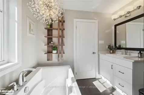 62 Foley Crescent Collingwood ON L9Y 3B7