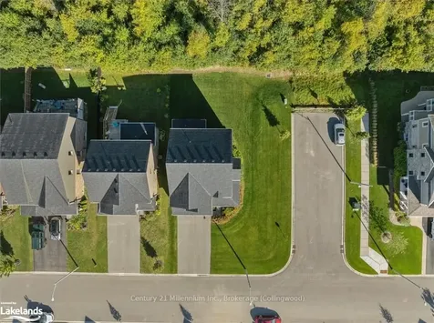 62 Foley Crescent Collingwood ON L9Y 3B7