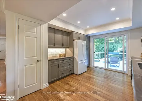 1879 Kensington Place Severn ON L3V 7J9