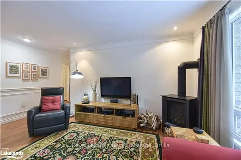 1879 Kensington Place Severn ON L3V 7J9