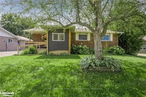 225 Christopher Street Clearview ON L0M 1S0