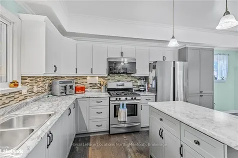 225 Christopher Street Clearview ON L0M 1S0