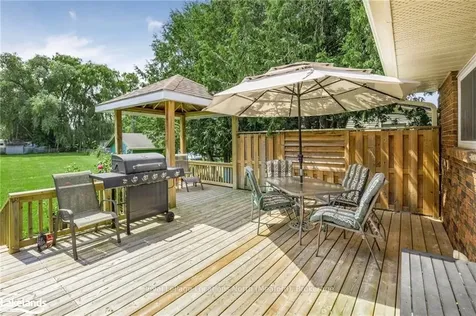 225 Christopher Street Clearview ON L0M 1S0