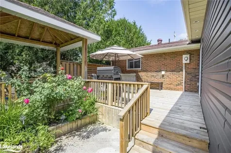 225 Christopher Street Clearview ON L0M 1S0