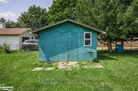 225 Christopher Street Clearview ON L0M 1S0